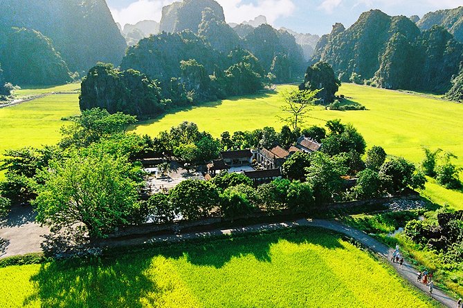 Ninh Binh Day Trip - Choosing between Tam Coc and Trang An