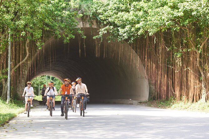 Ninh Binh Day Trip: Bai Dinh-Trang An-Mua Cave, Buffet, Boat, Bus - What the guide and transport add