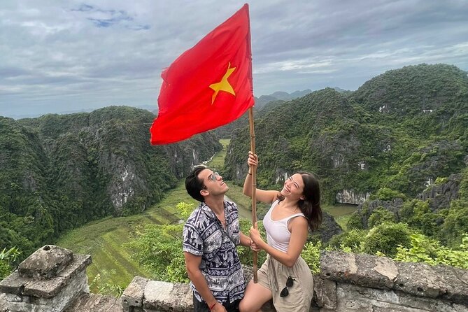 Ninh Binh Day Trips- from Hanoi - Mua Cave and the steep climb
