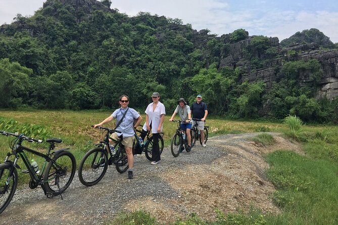 Ninh Binh Full-Day Small Group of 9 Guided Tour from Hanoi - Hoa Lu, Vietnam’s former capital