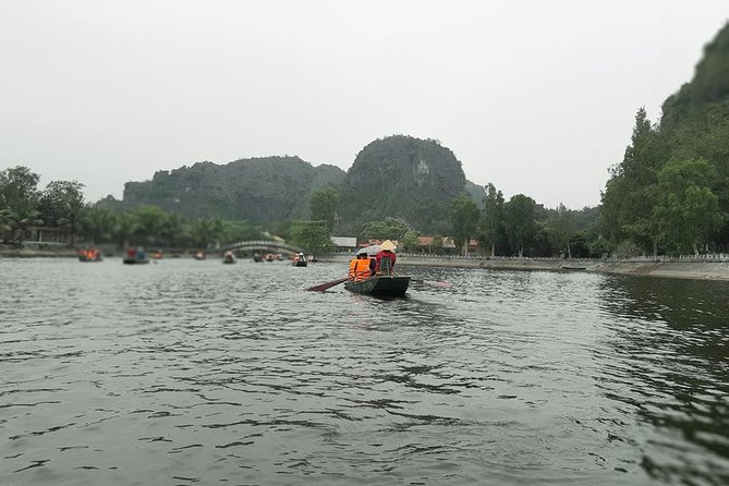 Ninh Binh Full-Day Tour from Hanoi to Hoa Lu, Tam Coc & Mua Cave Via Boat & Bike - What the $33 price really covers