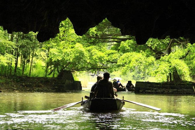 Ninh Binh Full Day Tour to Hoa Lu Tam Coc Mua Cave Buffet Lunch - Buffet lunch with local Ninh Binh dishes