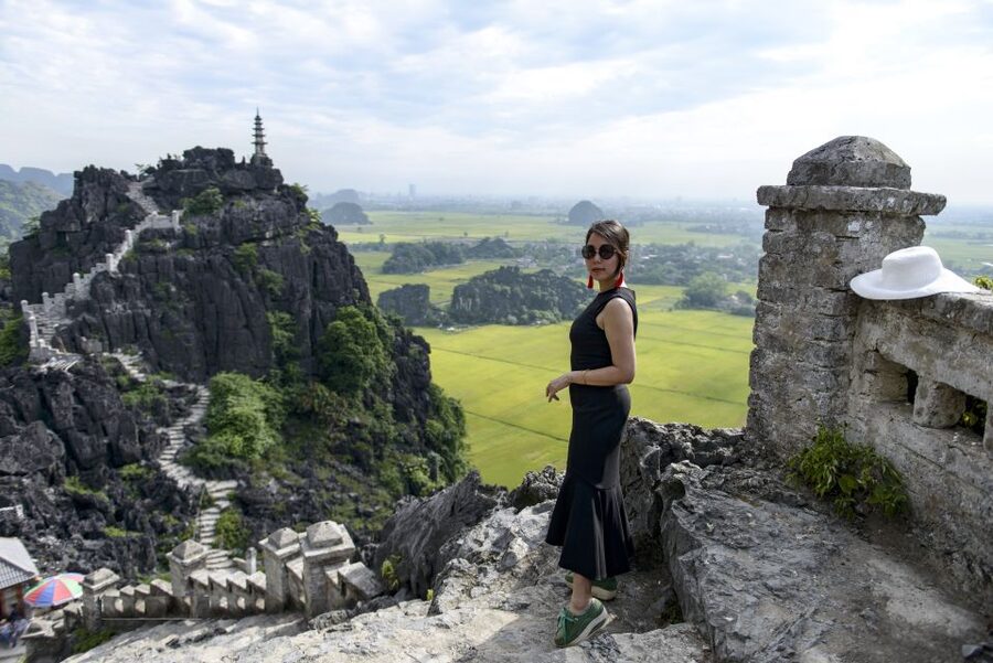 Ninh Binh: Hoa Lu, Mua Cave, and Trang An Tour and Boat Ride - Nearly three hours through Trang An