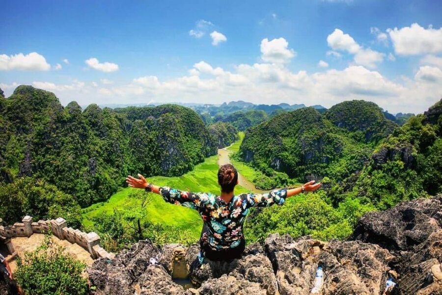 Ninh Binh: Hoa Lu, Trang An and Mua Caves Hiking Day Trip - The Trang An boat ride through caves and mountains