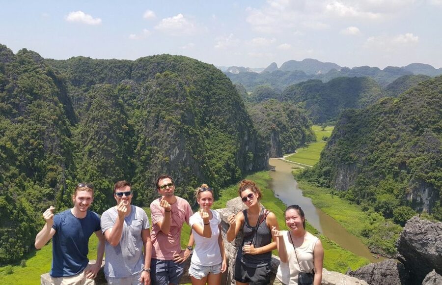 Ninh Binh: Hoa Lu, Trang An and Mua Caves Hiking Day Trip - Who should book this experience?