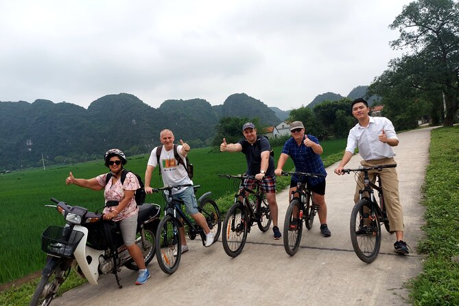 Ninh Binh Luxury Day Tour by Limousine- Small Group- All included - Hoa Lu and the origins of Buddhism
