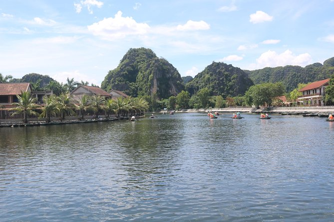 Ninh Binh Luxury Tour 2 Days 1 night by limousine See Hidden Gems - Climbing Mua Cave for the Big View