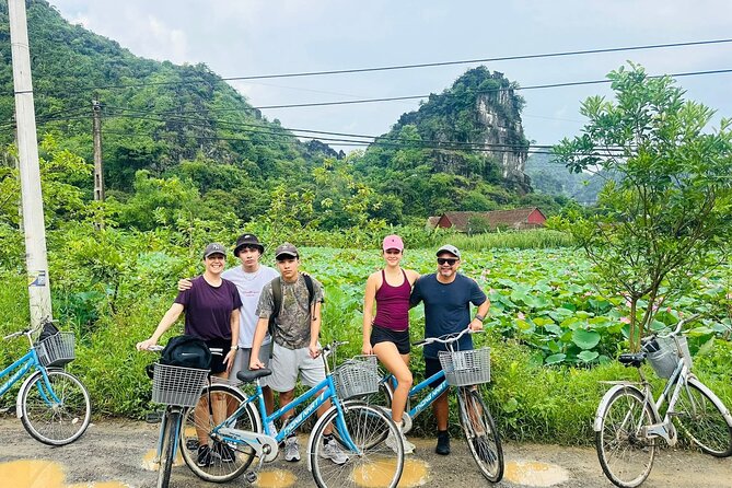 Ninh Binh Tour from Hanoi for 6-9 Pax/tour by DCar Limousine - Lunch, transport, and what the $66.08 covers