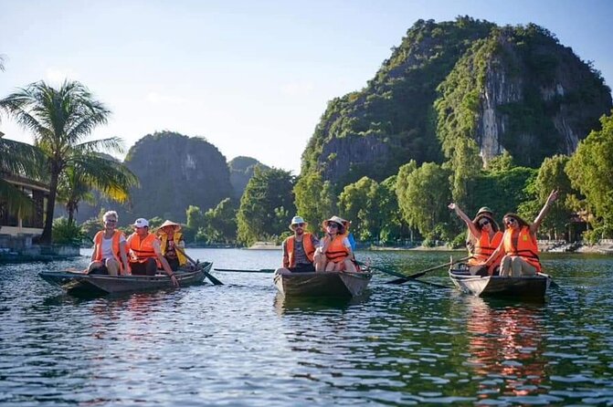 Ninh Binh Tour from Hanoi for 6-9 Pax/tour by DCar Limousine - Mua Cave and the climb up Mua Mountain