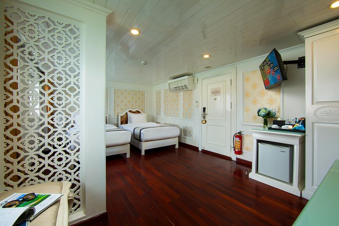(Official) Signature Royal Cruise - 02 days 01 night program - Vung Vieng Floating Fishing Village and Bai Tu Long Bay