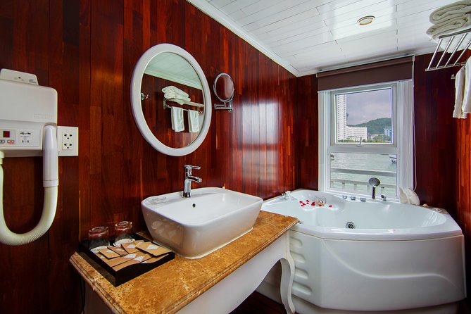 (Official) Signature Royal Cruise - 03 days 02 nights program - Choosing a cabin and managing the schedule