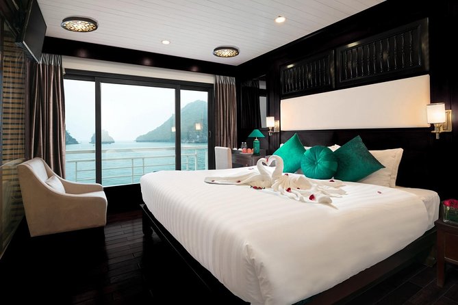 Overnight Luxury 5 Star Alisa Cruise with Meals, Kayak or Bamboo Boat - The First Afternoon: Islands, Caves, and Bay Scenery