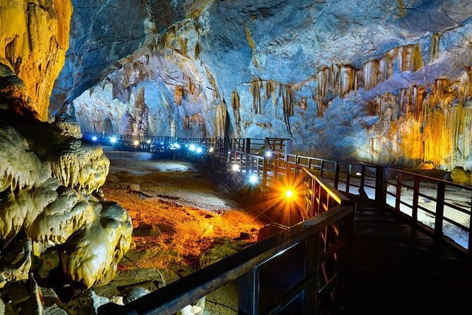 Paradise Cave & Dark Cave 1 Day - Deluxe Small Group - What the adventure feels like in practice