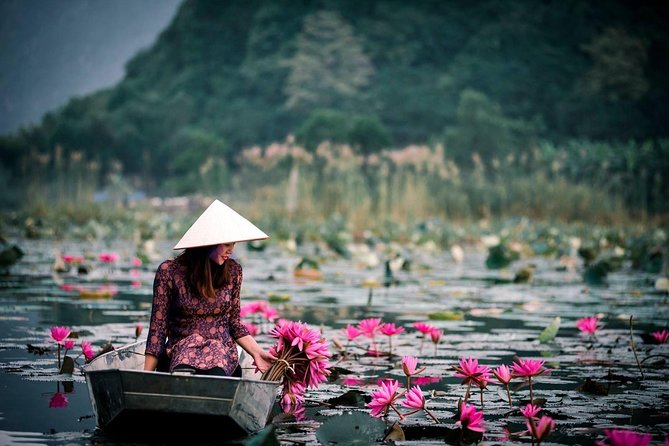 Perfume Pagoda Full-Day Guided Tour from Hanoi - All Inclusive - The one-hour rowboat ride on the Yen River