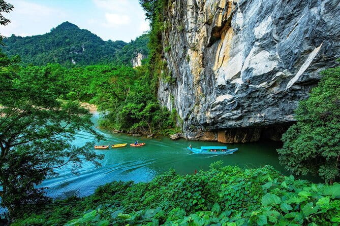 Phong Nha Cave & Paradise Cave Full-Day Exploration from Hue - A short pause in Dong Hoi