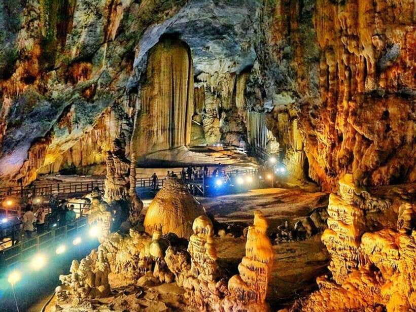 Phong Nha/Dong Hoi: Phong Nha Cave and Paradise Cave Tour - Lunch in the park, with a local family-style feel