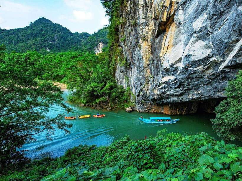 Phong Nha/Dong Hoi: Phong Nha Cave and Paradise Cave Tour - The morning road from Dong Hoi to Phong Nha National Park