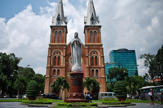 Phu My Shore Excursion: Best of Private Ho Chi Minh City Tour - Independence Palace and the hard questions at the War Remnants Museum