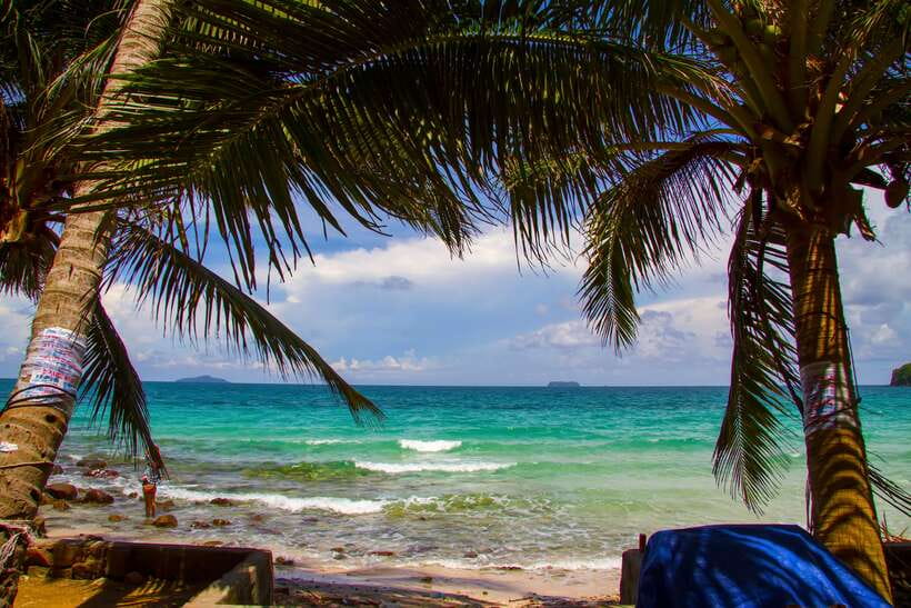 Phu Quoc: 3 Island Tour by Boat with Guide - The boat, staff, and group size