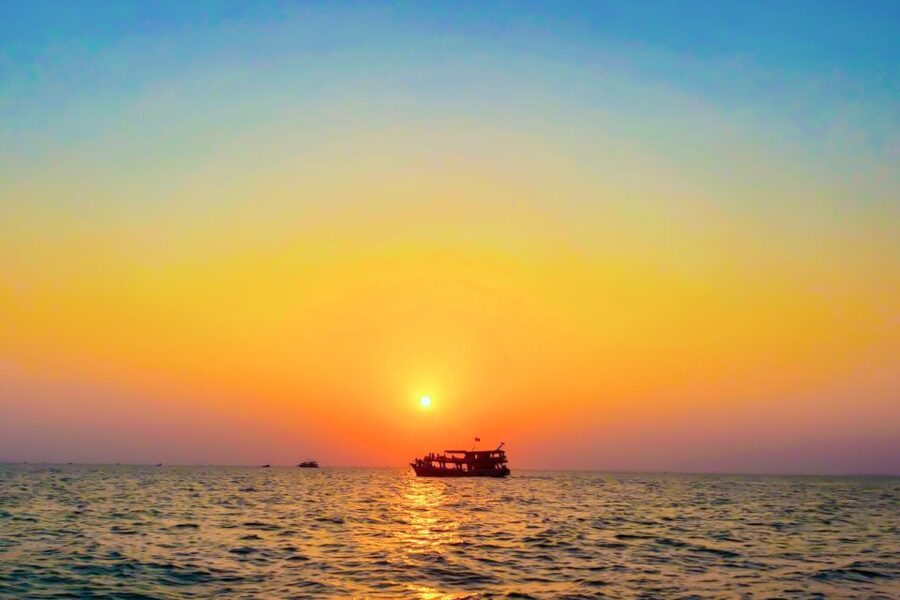 Phu Quoc Sunset and Night Squid Fishing with Dinner - Reaching the harbor and boarding the boat