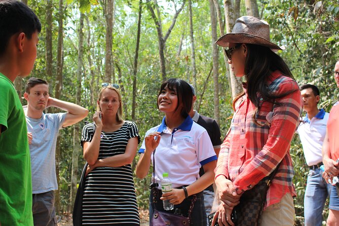 Premium Cu Chi Tunnels Tour with Local Expert by SpeedBoat - Understanding the Cu Chi site before entering it