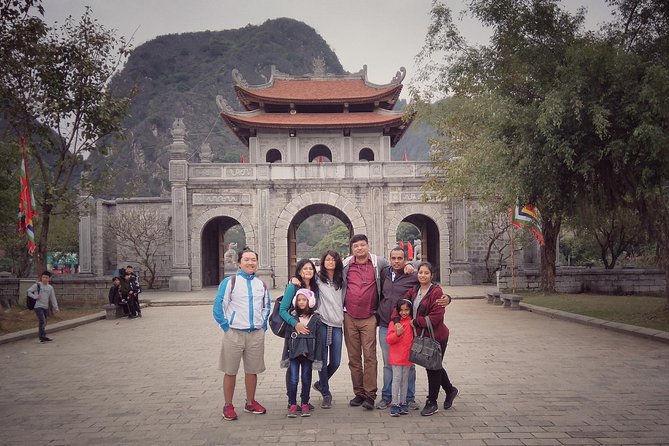 Premium Hoa lu - Trang An - Mua Cave with Buffet Lunch from Hanoi - Hoa Lu and the Dinh and Le Dynasties