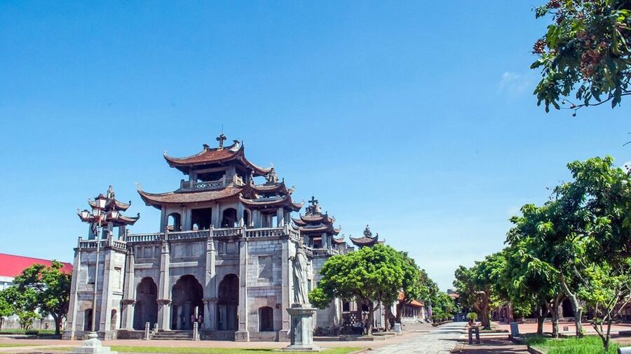 Private Car/Bus Renting Hanoi - Ninh Binh - Halong - Sapa... - Phat Diem Cathedral and its unusual design