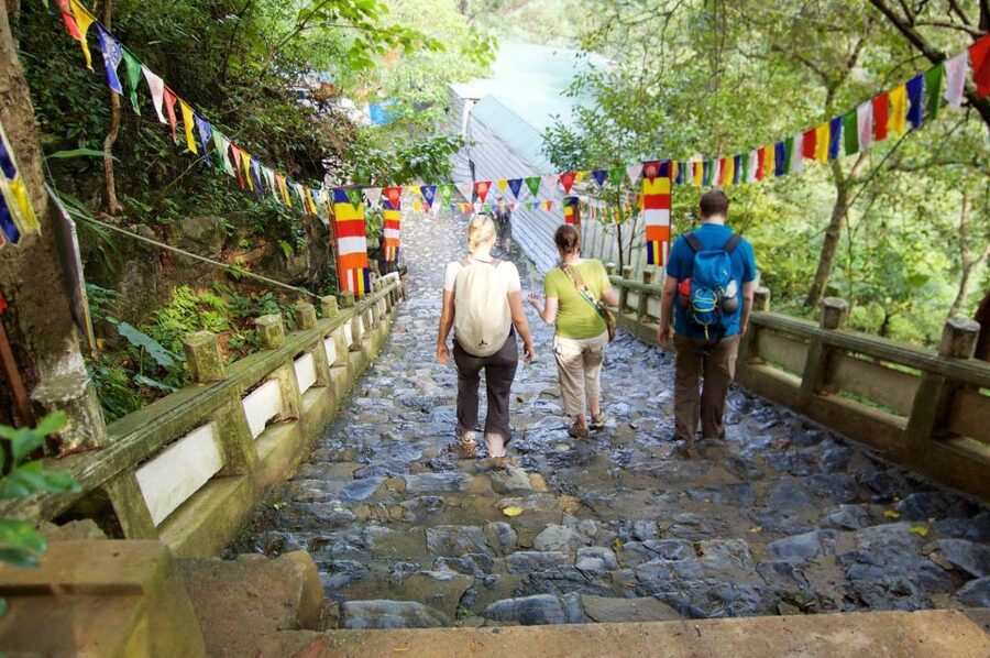 Private Car/Bus Renting Hanoi - Ninh Binh - Halong - Sapa... - The private car and guide advantage