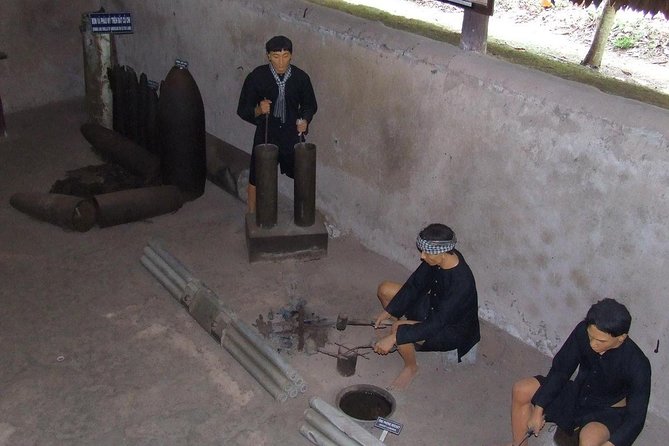 Private Cu Chi Tunnels Half Day Tour - Crawling through the tunnels, if you choose