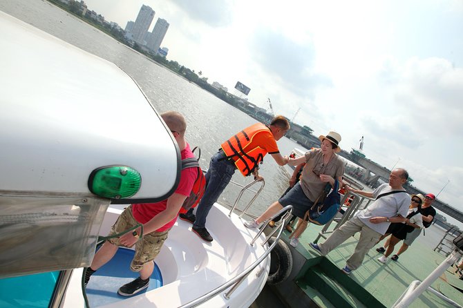 Private Cu Chi Tunnels tour by Luxury Speedboat - Crawling inside the tunnel system