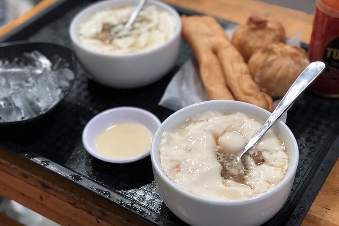 Private Food Tour: Standard, Gluten-Free or Vegetarian Options - The guide’s role in making sense of Hanoi