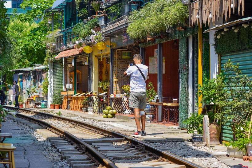 Private Hanoi Walking Tour with visit Train Street - Long Bien Bridge and the Red River view