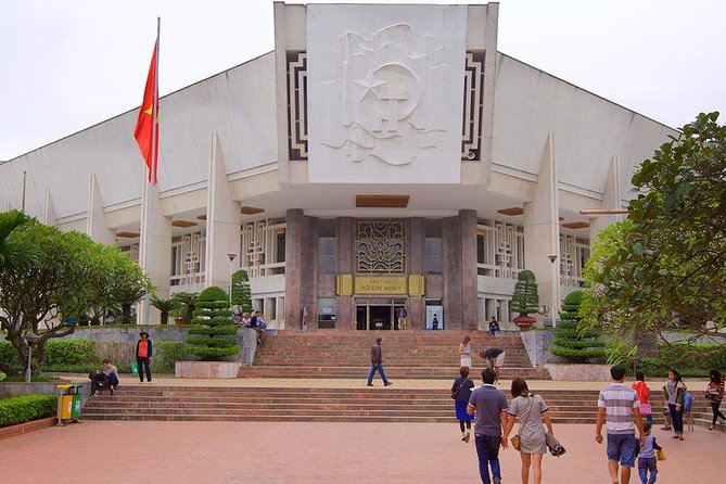 (Private) Hanoi War Sites Tour - Starting at the Ho Chi Minh Museum