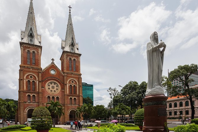 Private Ho Chi Minh City Half-Day Tour - Transport, heat, and timing