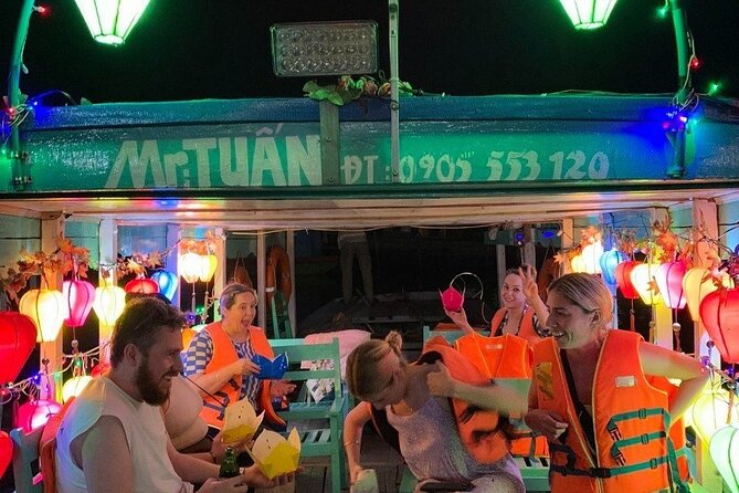 PRIVATE Hoi An Ancient Town - Night Market Street Food By Night - What dinner includes for $45