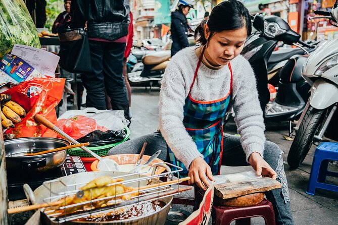 PRIVATE Hoi An Ancient Town - Night Market Street Food By Night - Walking, taxi rides, and the four-hour schedule
