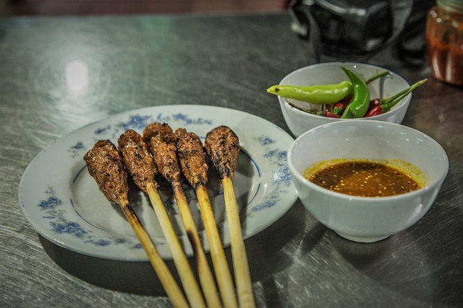Private Hoi An Evening Food Tastings Tour by Bike - Guides, group size, and the personal feel
