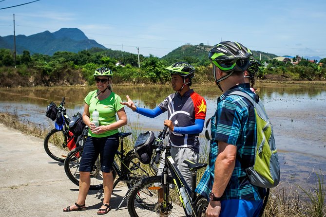 Private Hoi An to My Son Sanctuary Full-Day Bike Tour - Fruit, coffee, and a useful pause