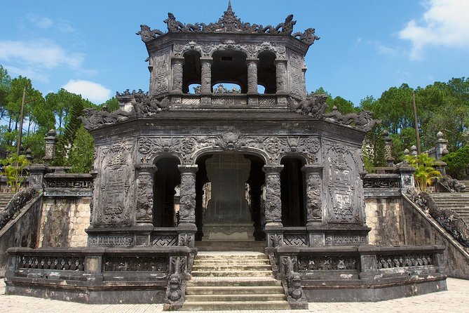 Private Hue Tombs & Pagoda Tour with Local Guide - Minh Mang Tomb: calm order beside the water