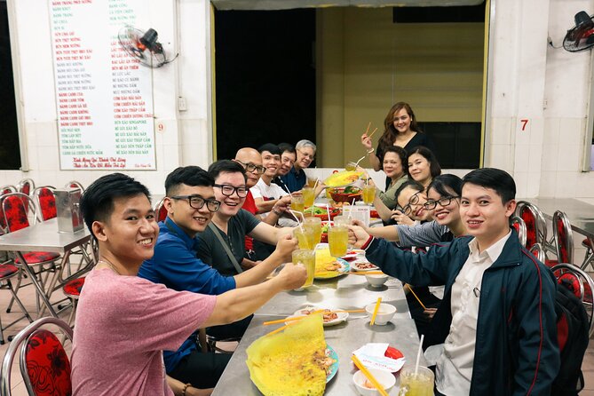 Private Local Food 4-hour Scooter Tour in Ho Chi Minh City - Starting with hu tieu nam vang at Hủ Tiếu Thành Tín