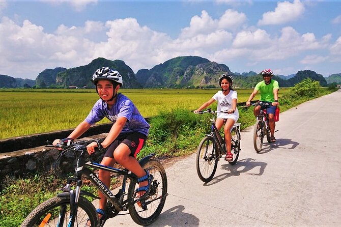 Private Ninh Binh Full Day (Bich Dong -Tam coc -Mua cave- Biking) - Cycling through villages and rice fields
