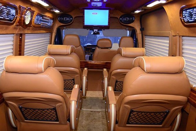 Private Transfers Hanoi <=> Halong One Way by Limousine Vehicles - What the $119 price really gets you