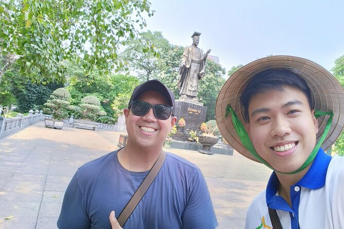 Private Walking Tour of Hanoi City - Meeting your student guide in the Old Quarter