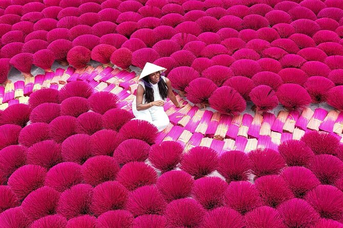 Quang Phu Cau Incense Village- Hoa Lu - Trang An Small Group Tour - Quang Phu Cau: three hours among incense bundles