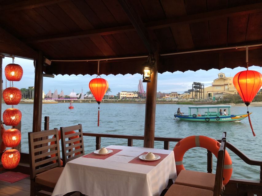 Romantic Sunset Dinner Cruise in Hoi An - The welcome cocktail and first river views
