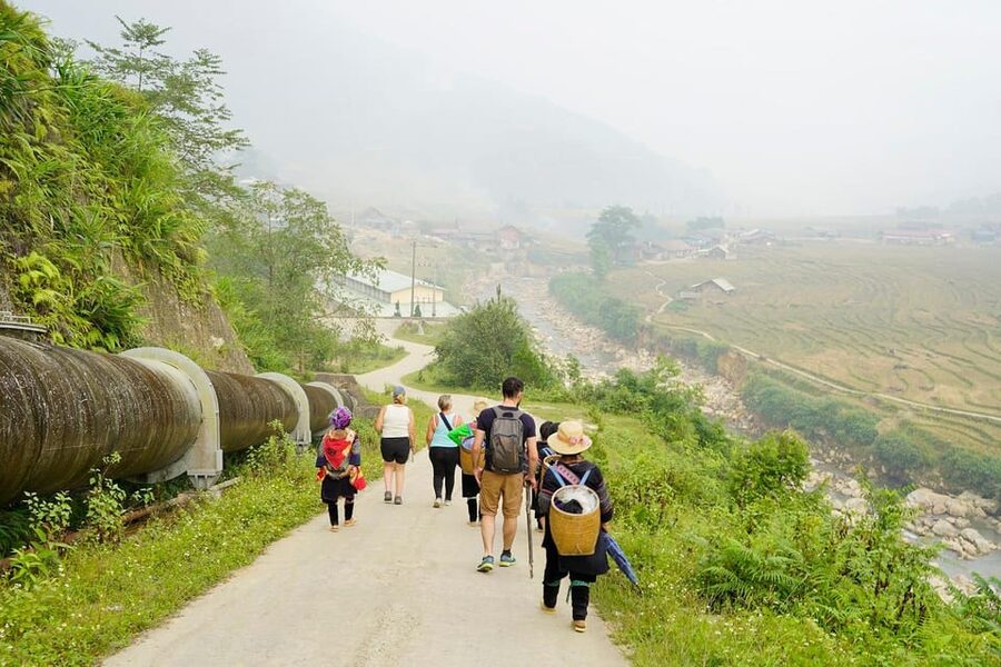 Sa Pa: Half-Day Cat Cat Village Hike to Meet H'mong People - Group size, guides, and communication