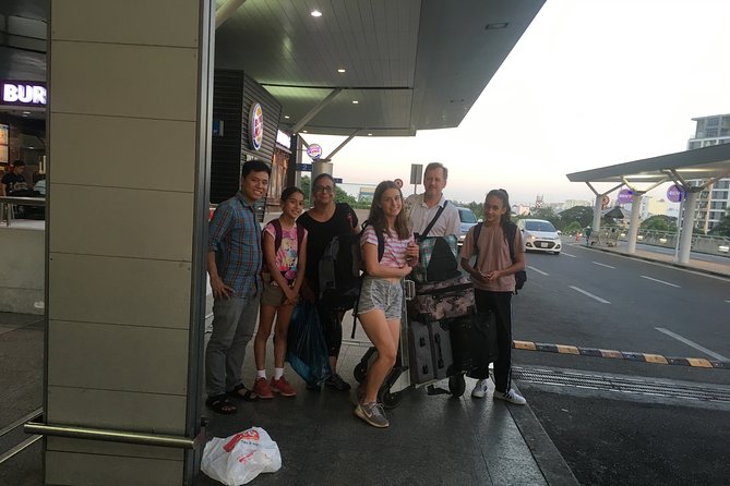 Saigon Airport to Ho Chi Minh City Center Private Transfer - Finding your driver at International Terminal 2