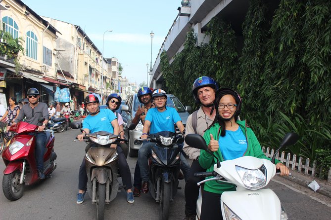 Saigon Motorbike City Tour - A short stop at the Thich Quang Duc Monument