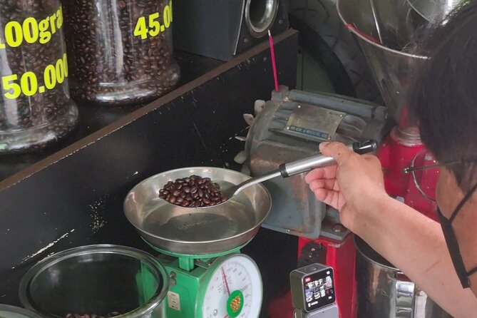 Saigon Private/Small Group Walking Food Tour with 13 Tastings - District 5, bánh mì, and the final sweet course