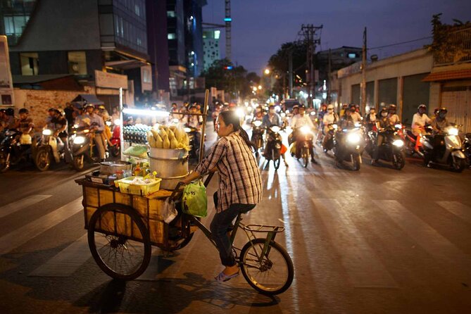 Saigon Sight & Food Tour By Night (Private Tour) - Notre Dame Cathedral and the Central Post Office